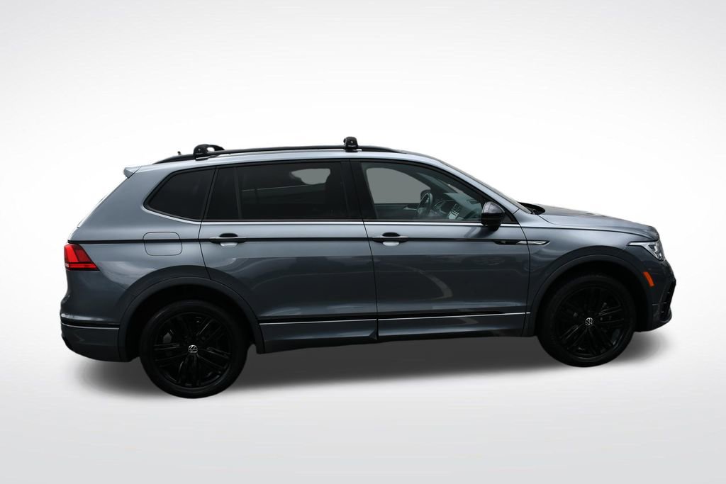 Used 2022 Volkswagen Tiguan SE R-Line AWD/4WD image 9