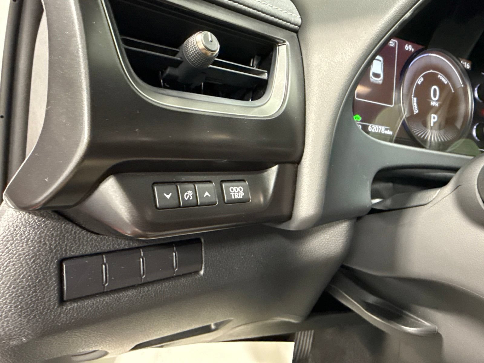 Used 2020 Lexus UX 250h w/ Premium Package AWD/4WD image 43