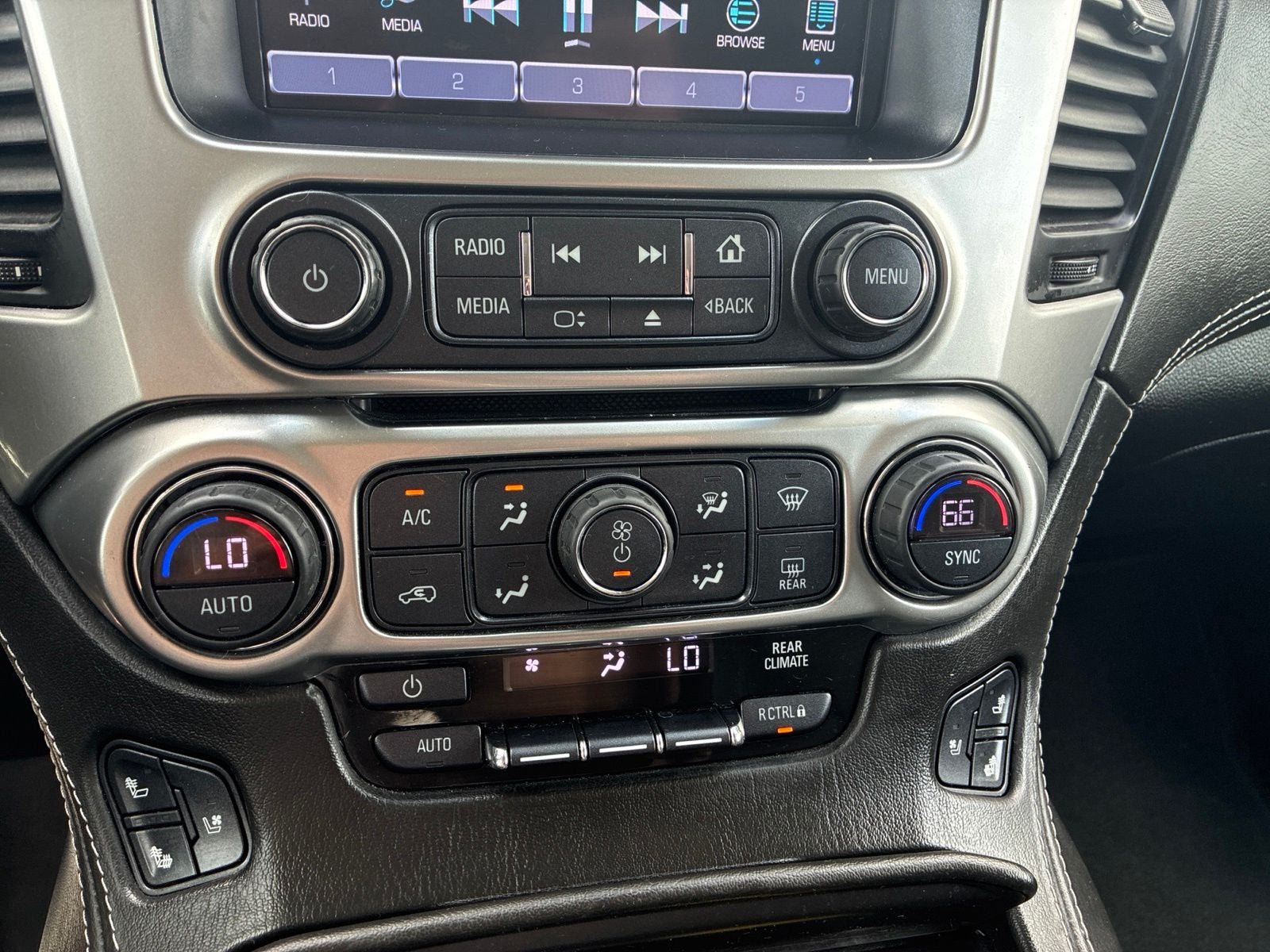 Used 2018 Chevrolet Tahoe Premier AWD/4WD image 26