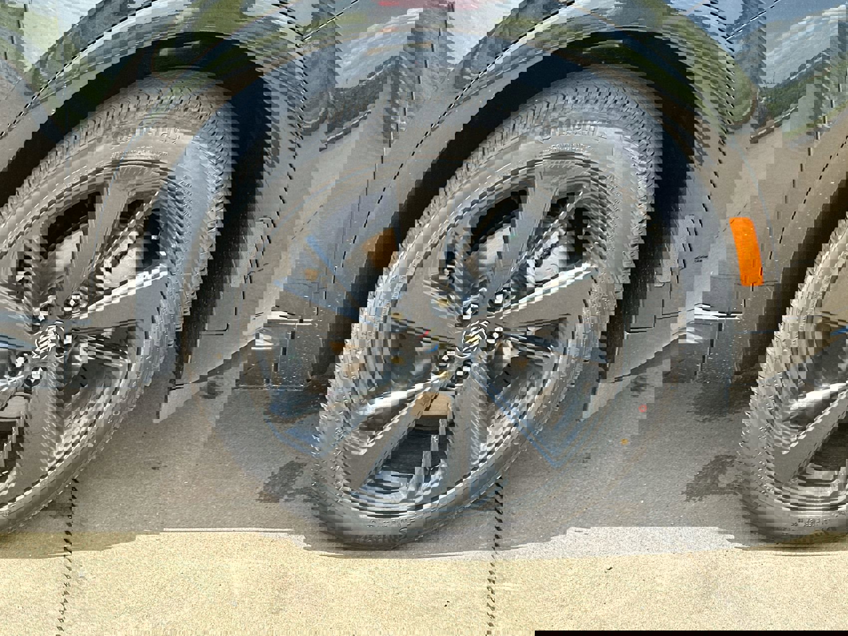 New 2025 Buick Envision Sport Touring image 10