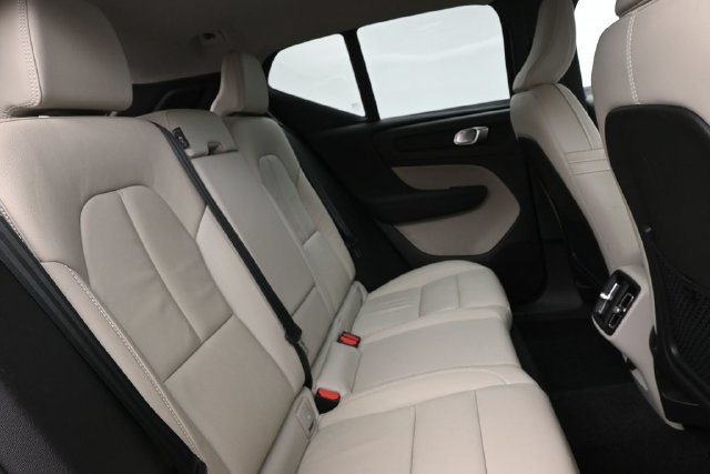 Used 2023 Volvo XC40 B5 Plus w/ Driver Assist Package AWD/4WD image 33