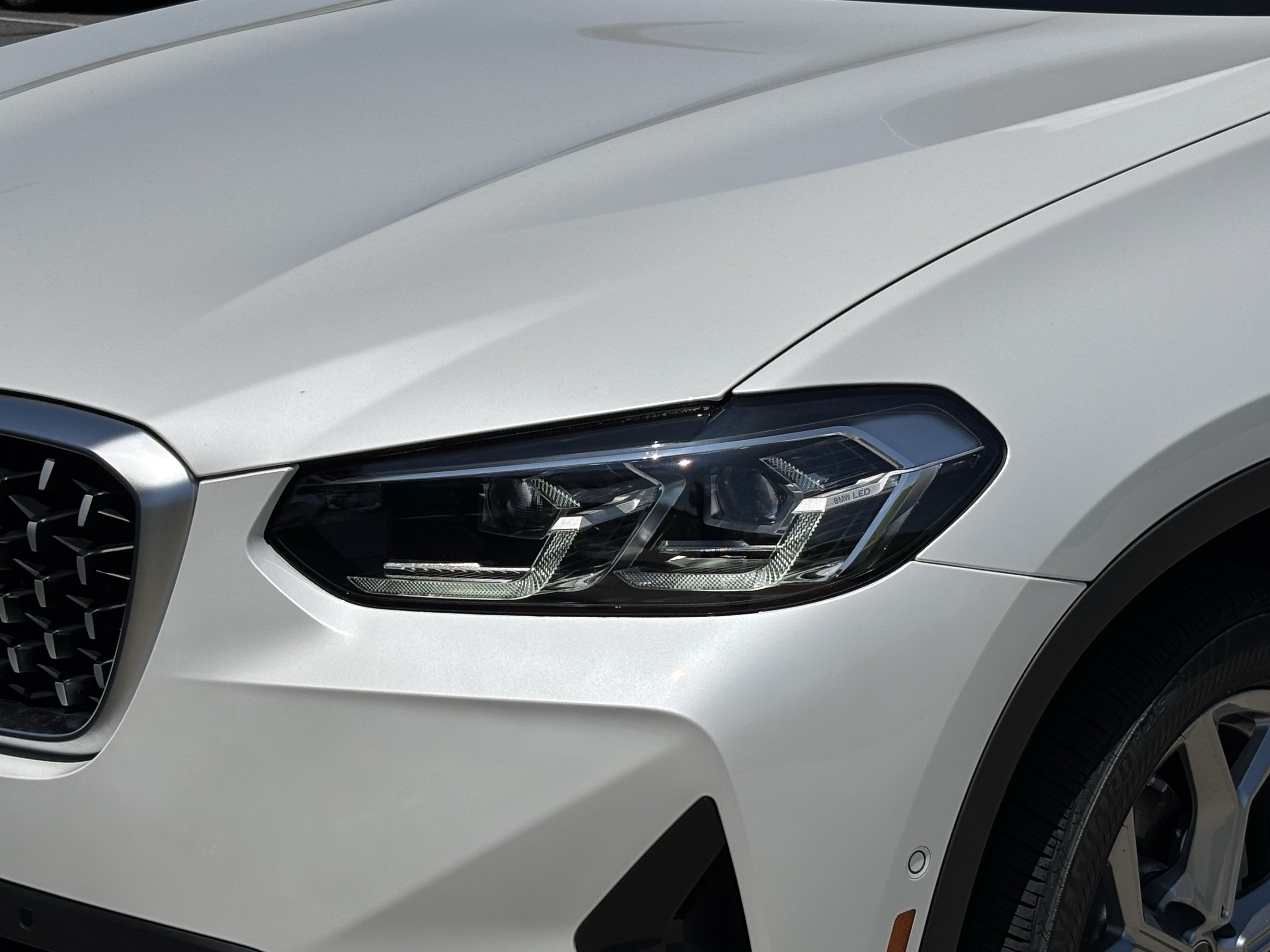 Used 2025 BMW X4 xDrive30i AWD/4WD image 6