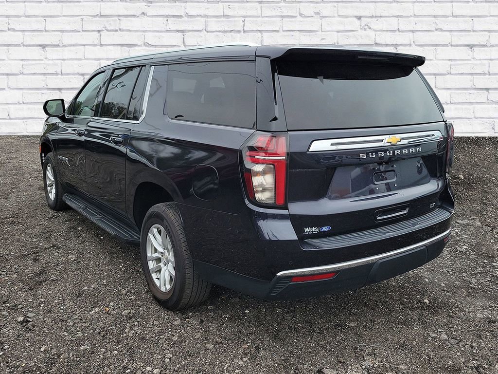 Used 2023 Chevrolet Suburban LT image 3
