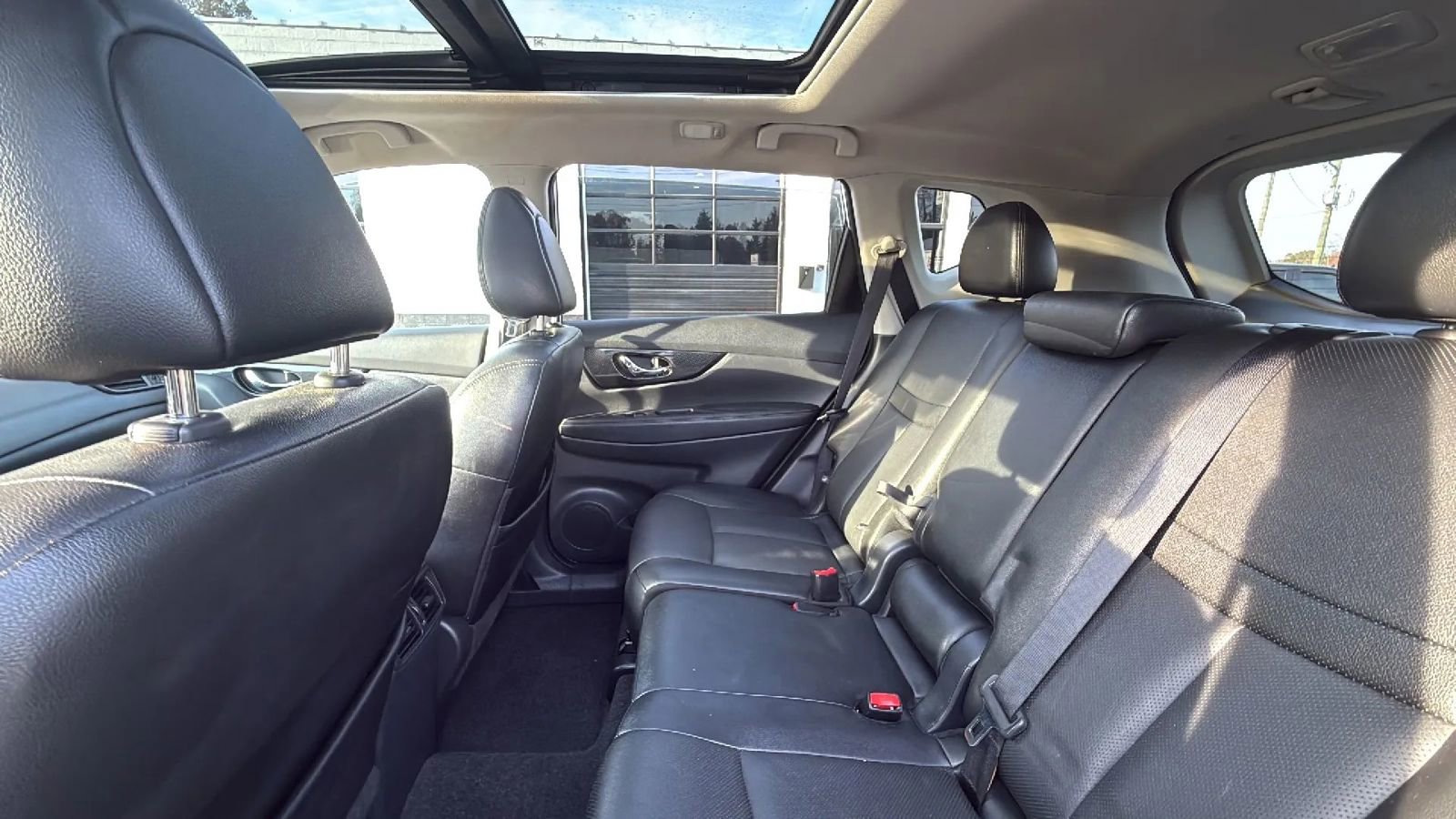 Used 2017 Nissan Rogue SL w/ SL Premium Package image 72