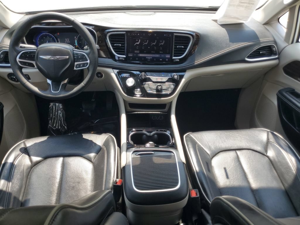 Used 2023 Chrysler Pacifica Limited FWD image 7