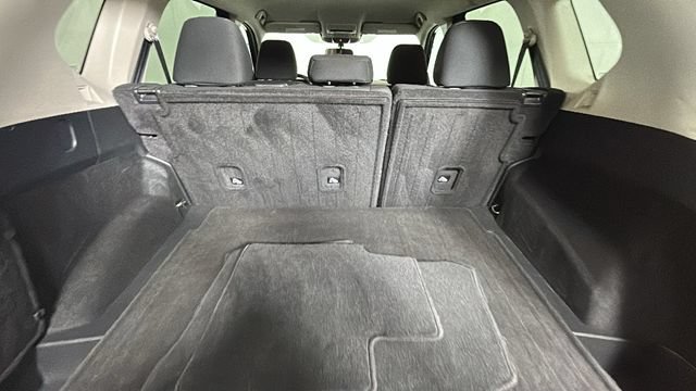Used 2023 Nissan Rogue S AWD/4WD image 29