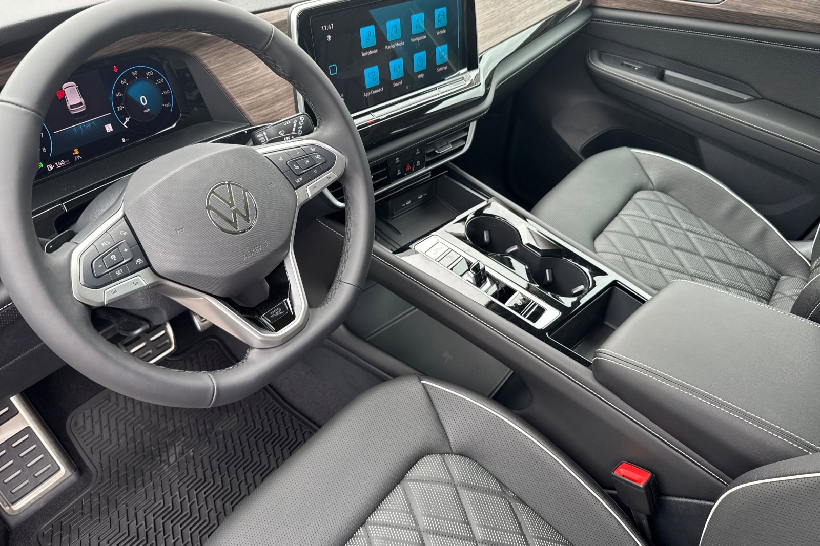 New 2025 Volkswagen Atlas SEL Premium R-Line image 9