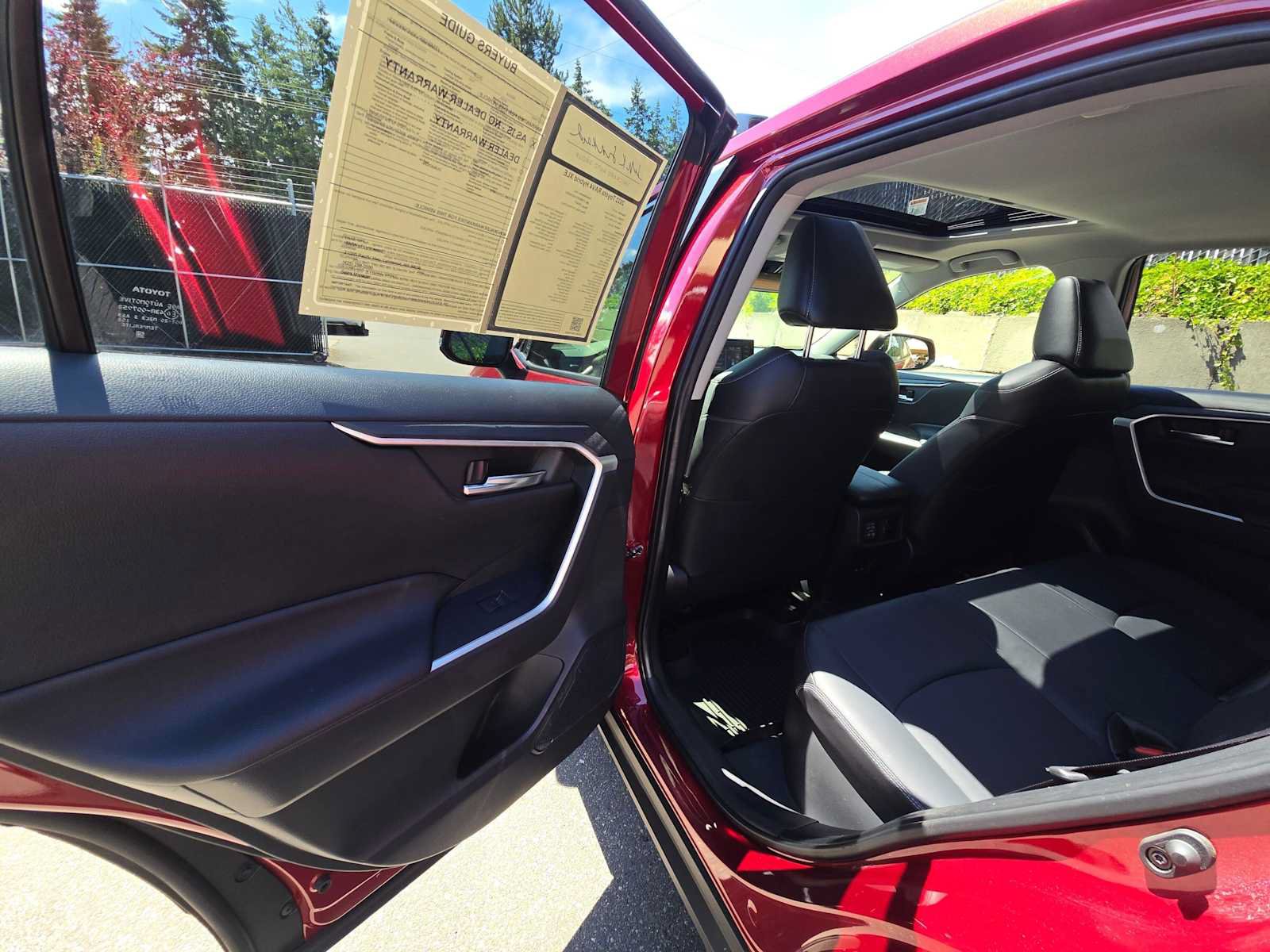 Used 2022 Toyota RAV4 XLE Premium AWD/4WD image 16