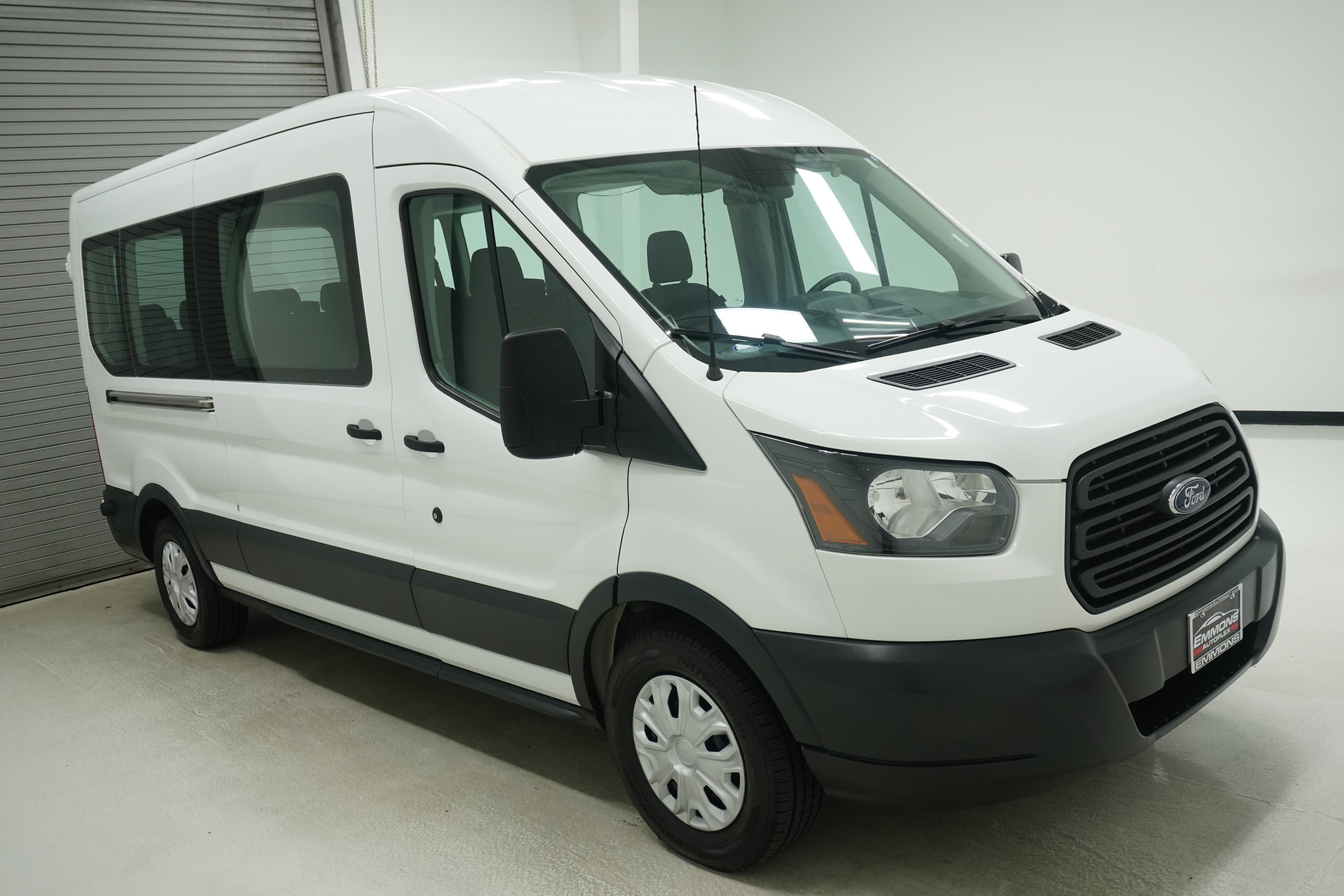 Used 2017 Ford Transit 350 XL RWD image 2