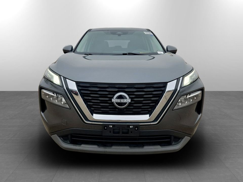 Used 2023 Nissan Rogue SV image 3