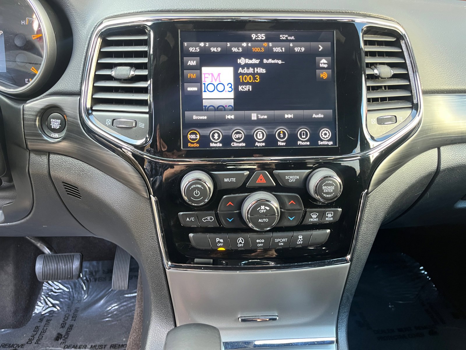 Used 2019 Jeep Grand Cherokee Laredo w/ 18" Wheel & 8.4" Radio Group image 23