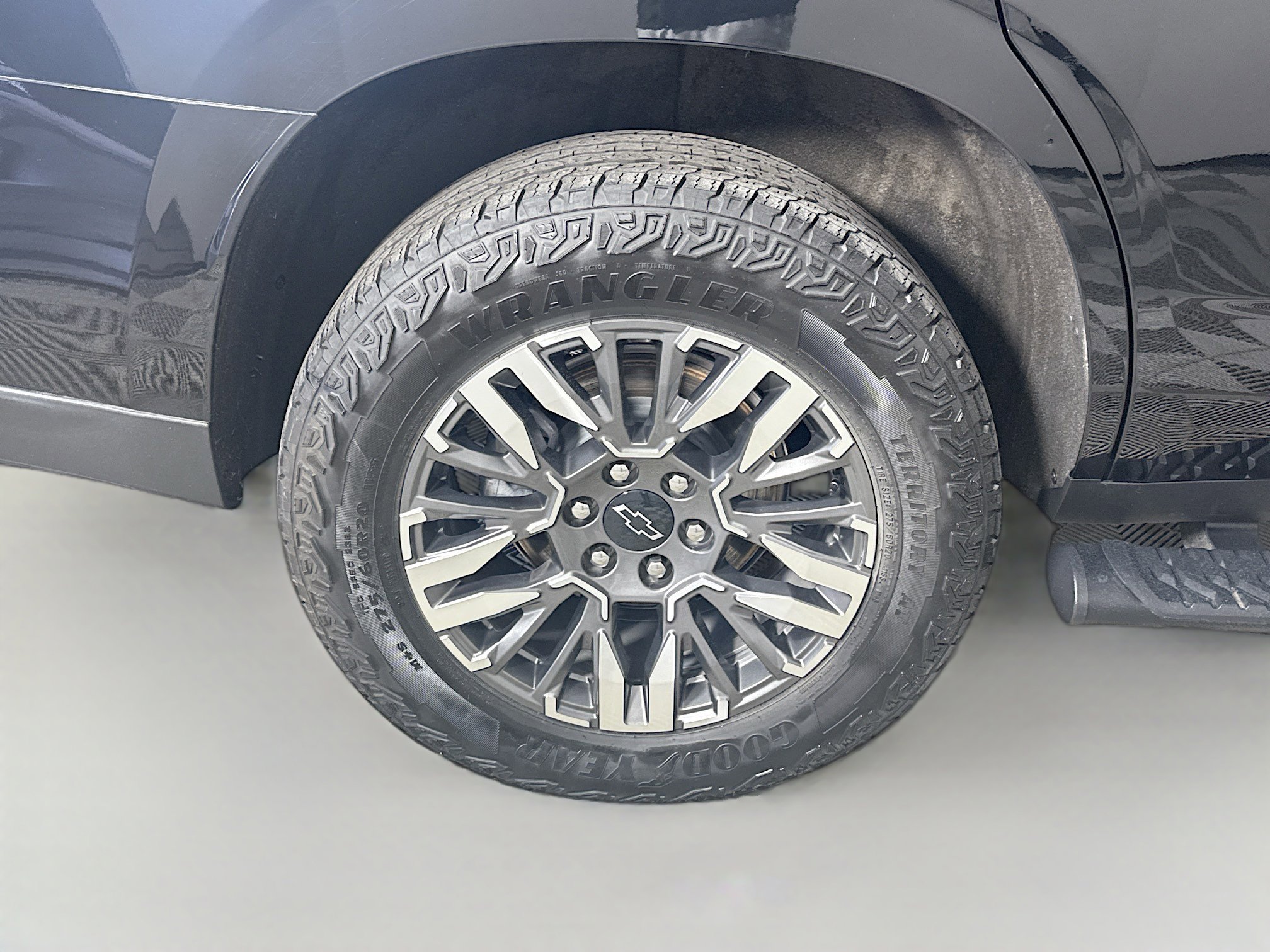 Used 2025 Chevrolet Tahoe Z71 AWD/4WD image 33