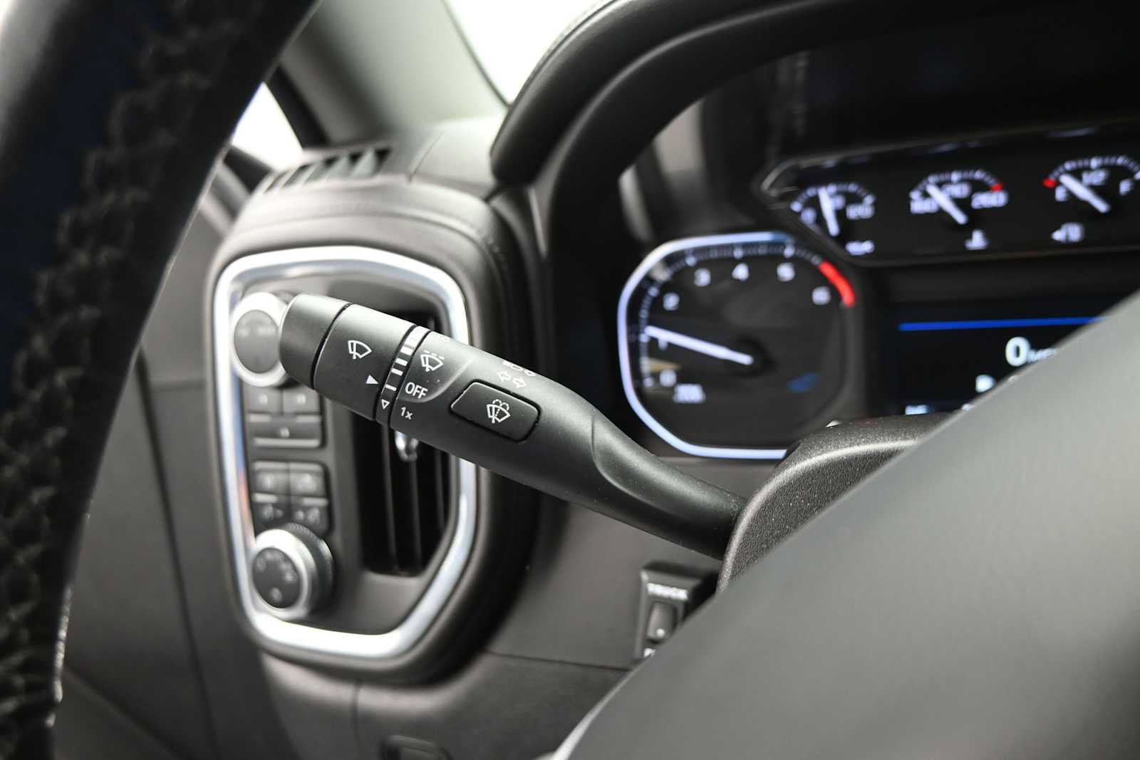 Used 2021 GMC Sierra 2500 SLE w/ SLE Value Package; AWD/4WD image 15