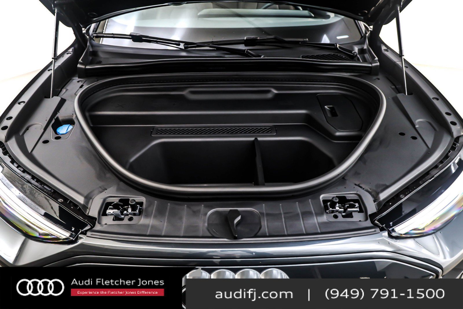 Used 2025 Audi Q6 e-tron Premium w/ Convenience Package image 11