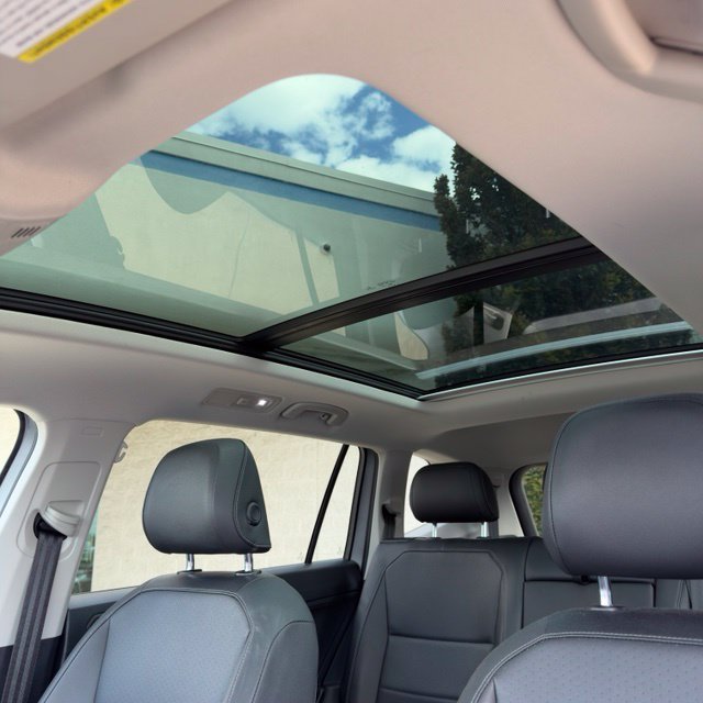 Used 2019 Volkswagen Tiguan SE w/ Panoramic Sunroof Package AWD/4WD image 18