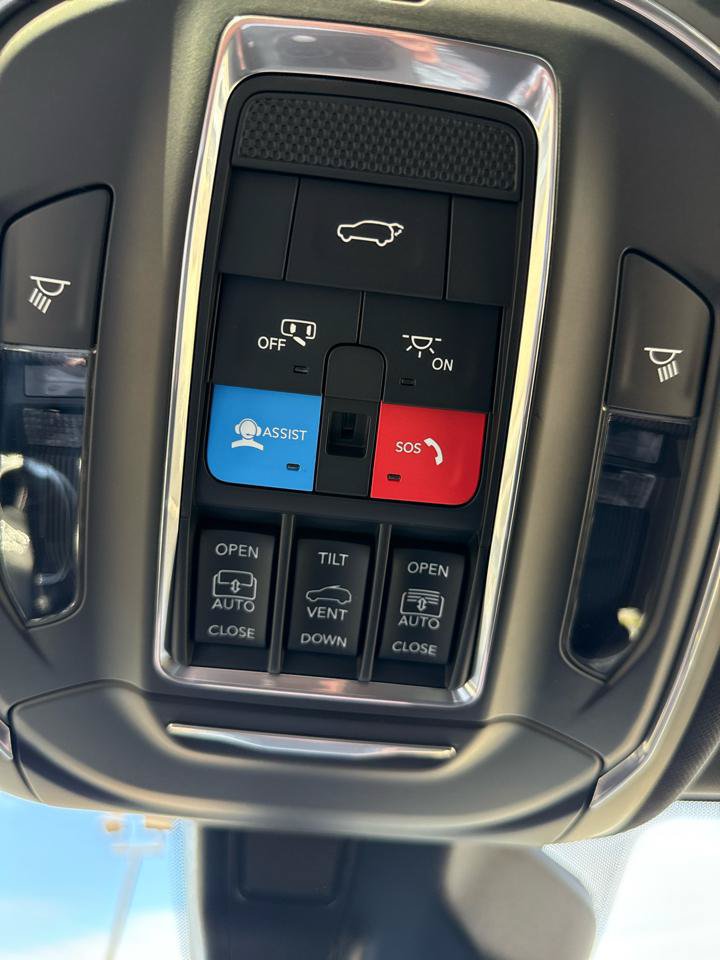 New 2025 Jeep Grand Cherokee L Limited AWD/4WD image 39