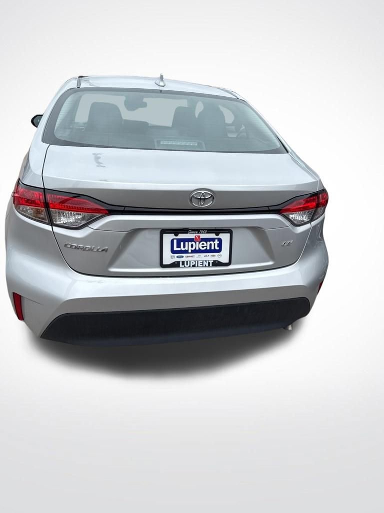 Used 2025 Toyota Corolla LE image 4