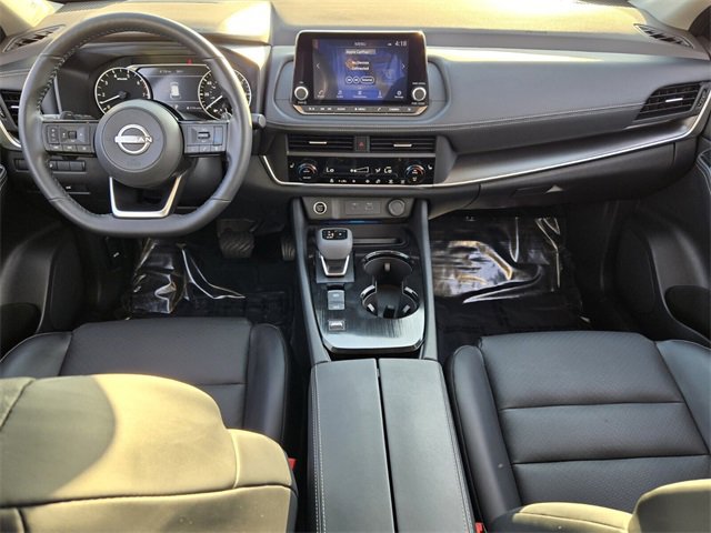 Used 2023 Nissan Rogue SV w/ SV Premium B Package image 12