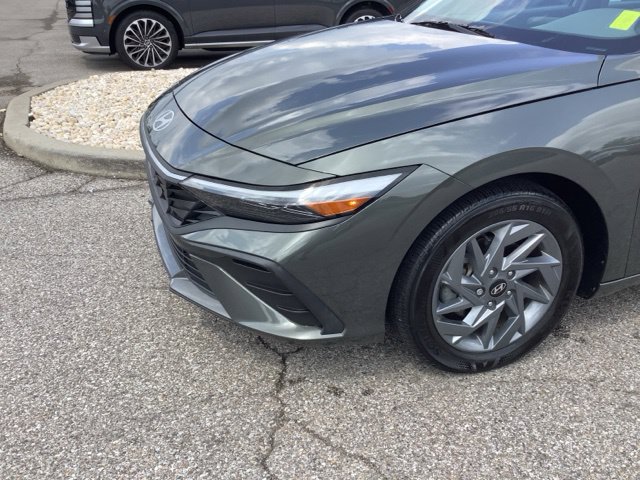 Certified 2024 Hyundai Elantra SEL FWD image 33
