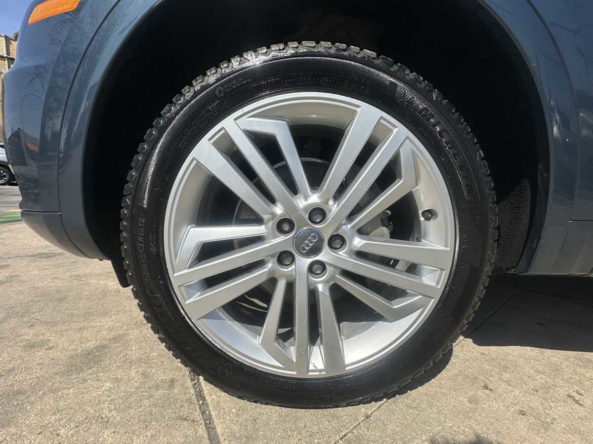 Used 2018 Audi Q5 Prestige AWD/4WD image 9