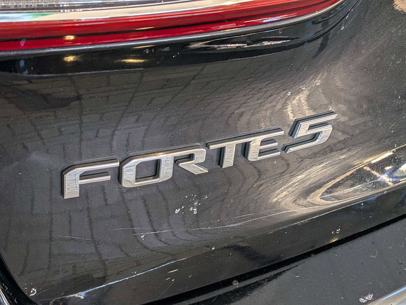 Used 2017 Kia Forte LX image 10