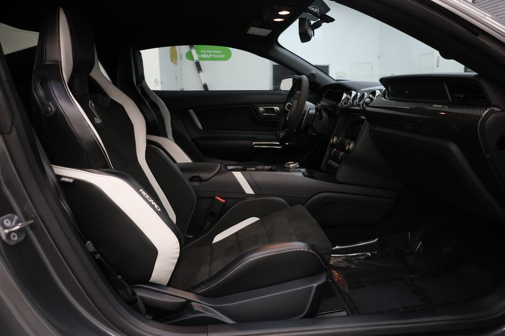 Used 2022 Ford Mustang Shelby GT500 w/ Carbon Fiber Track Pack RWD image 92