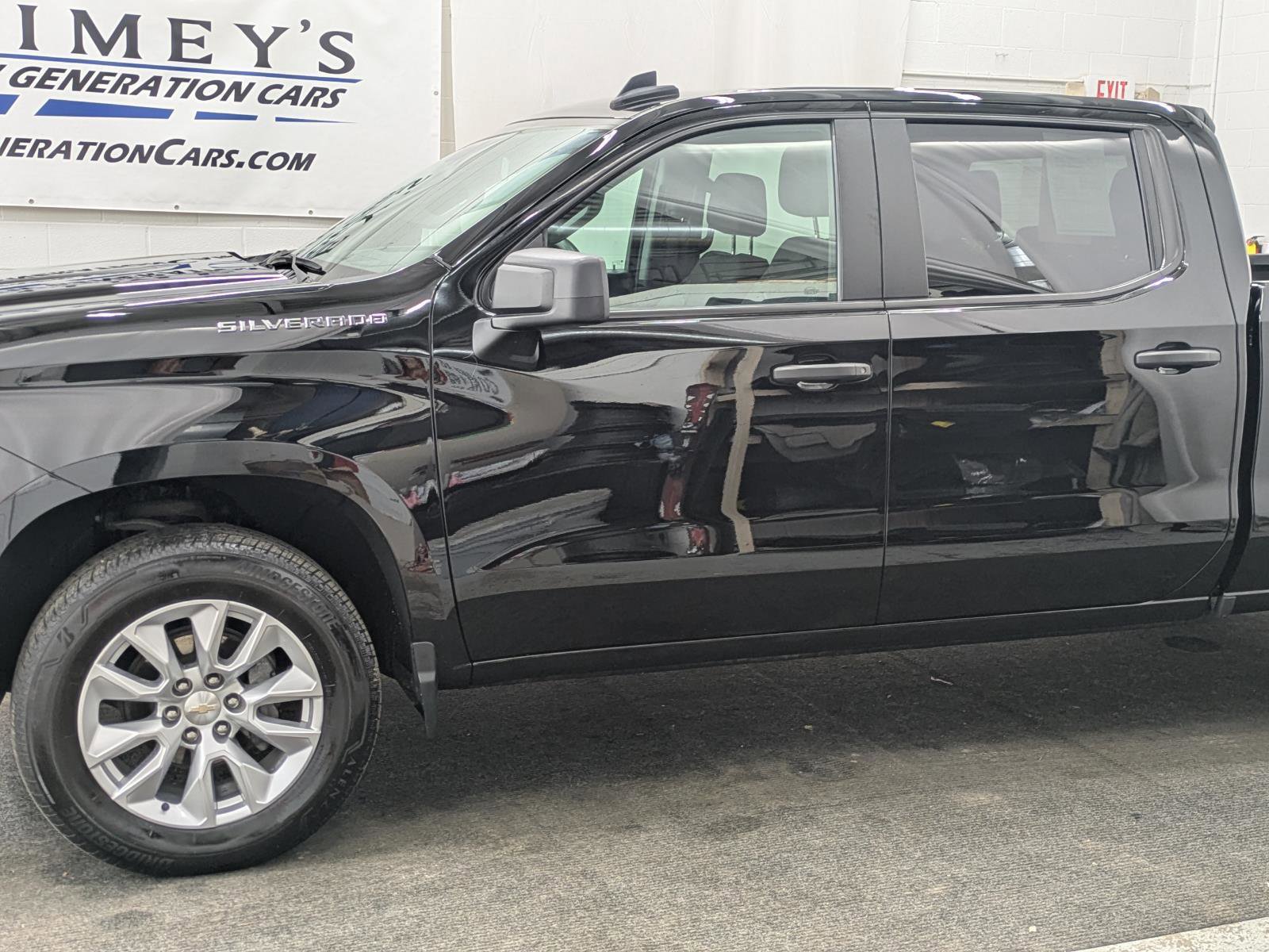 Used 2024 Chevrolet Silverado 1500 Custom image 2