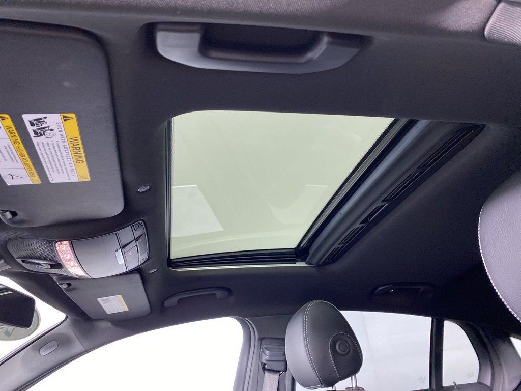 Used 2023 Mercedes-Benz GLC 300 4MATIC Coupe image 25