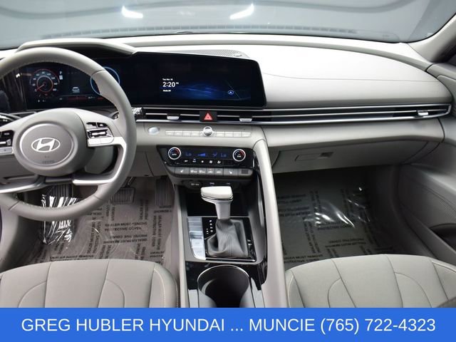 Used 2025 Hyundai Elantra SEL FWD image 30