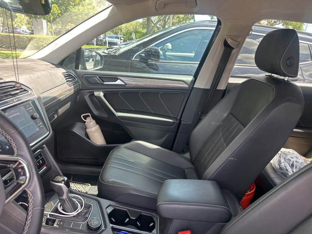 Used 2022 Volkswagen Tiguan SE AWD/4WD image 3