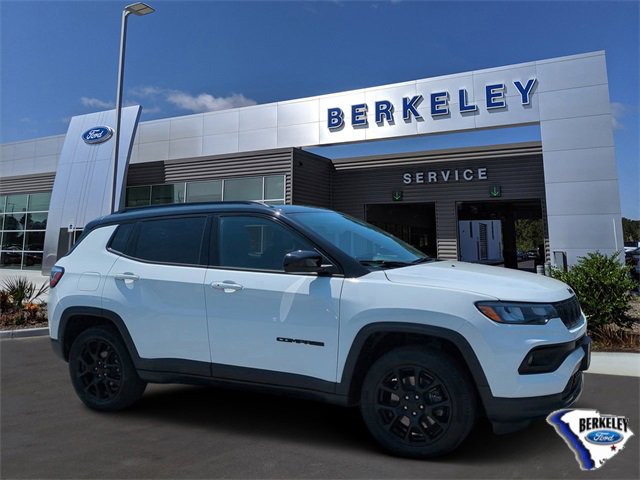 Used 2023 Jeep Compass Altitude w/ Sun and Sound Group