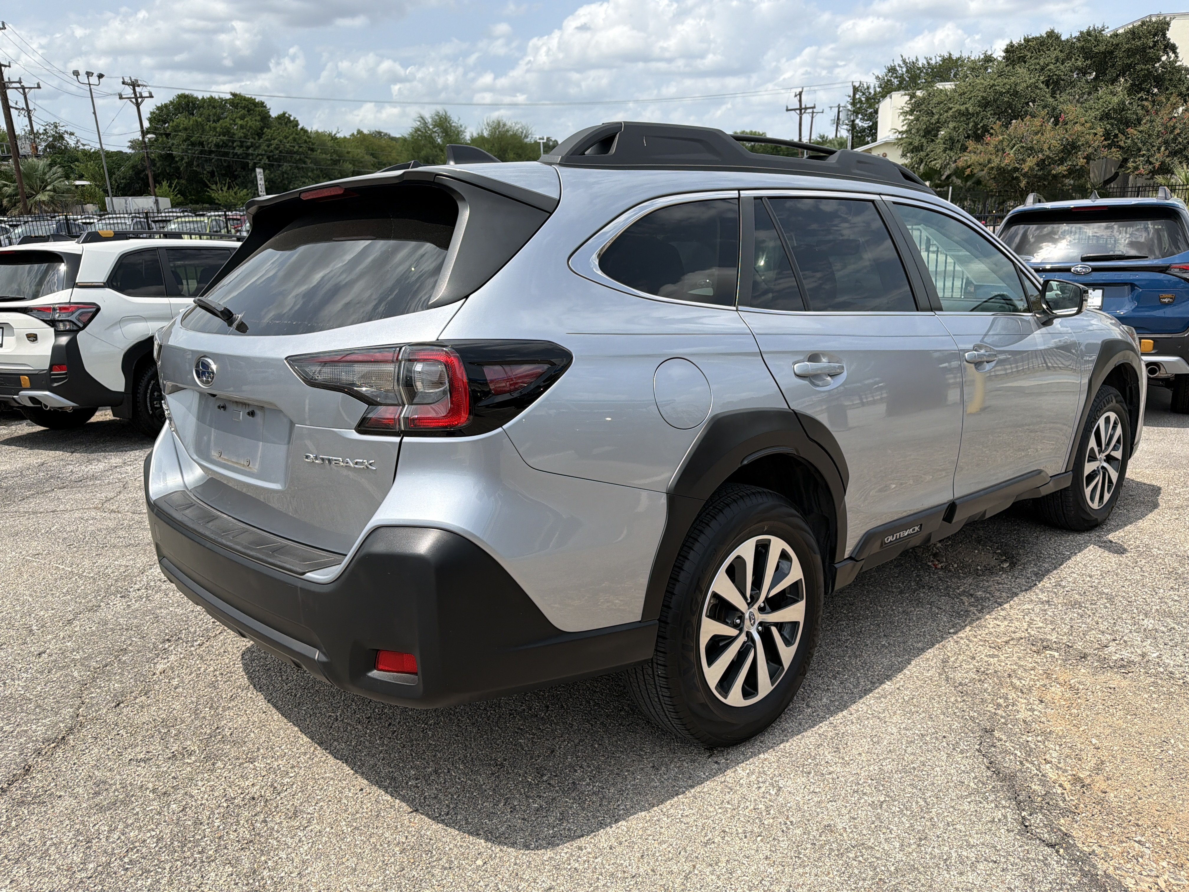 Certified 2024 Subaru Outback Premium AWD/4WD image 3