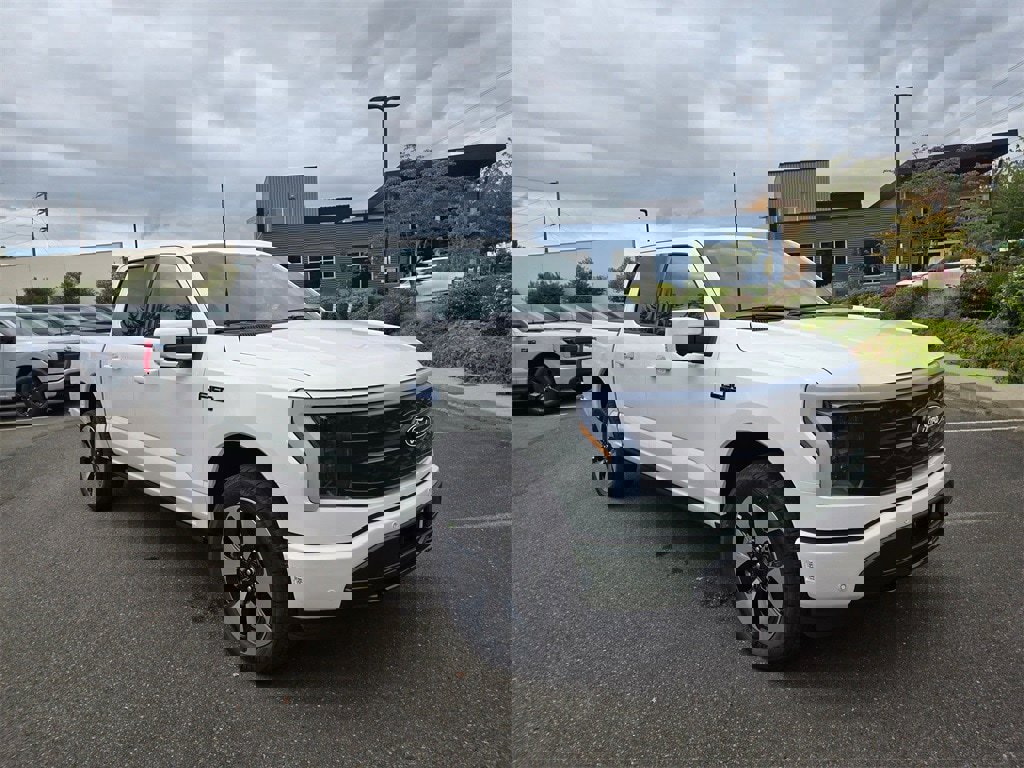 New 2025 Ford F150 Lightning Platinum image 3