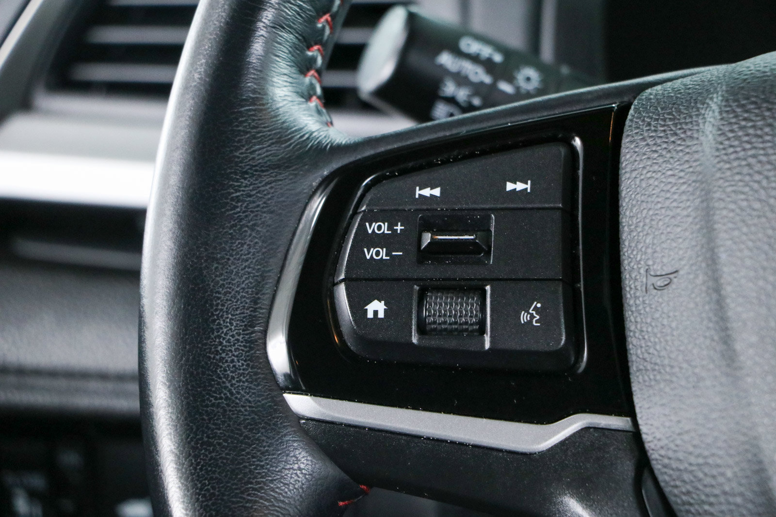 Used 2025 Honda Odyssey Sport-L image 13
