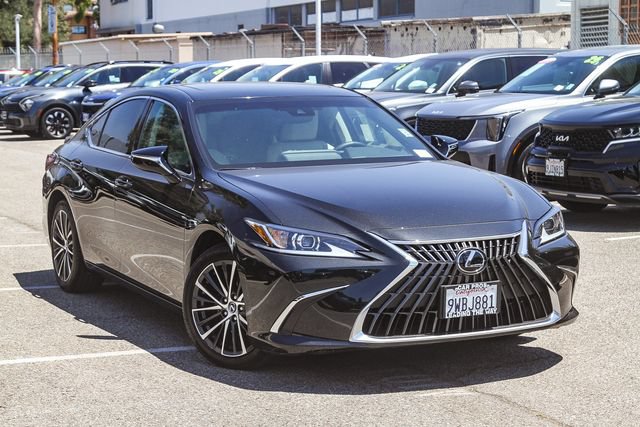 Used 2025 Lexus ES 300h w/ Premium Package FWD image 2