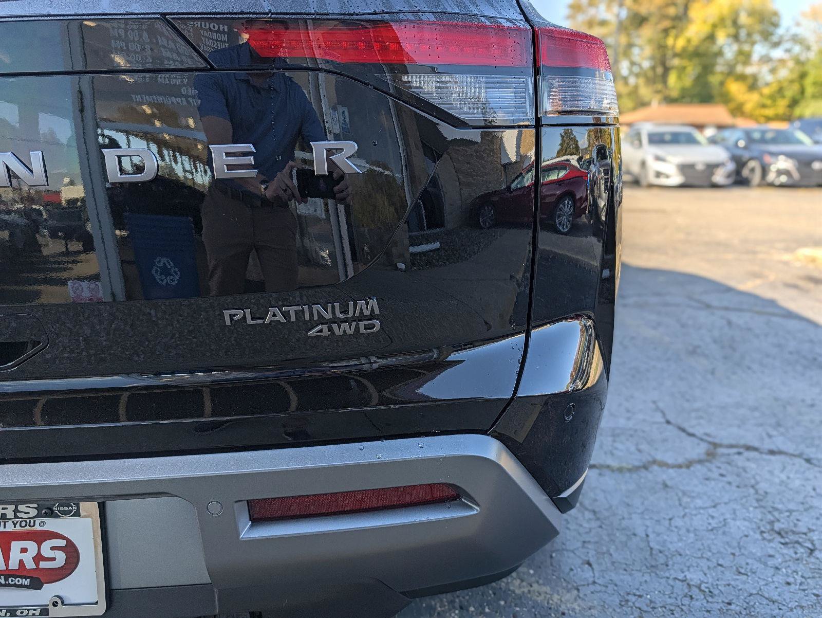 New 2026 Nissan Pathfinder Platinum AWD/4WD image 11