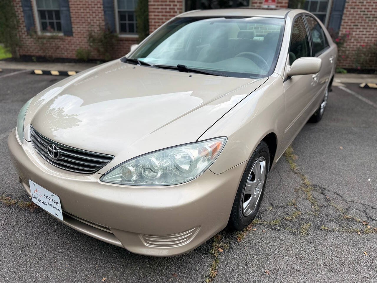 Used 2006 Toyota Camry LE FWD image 1