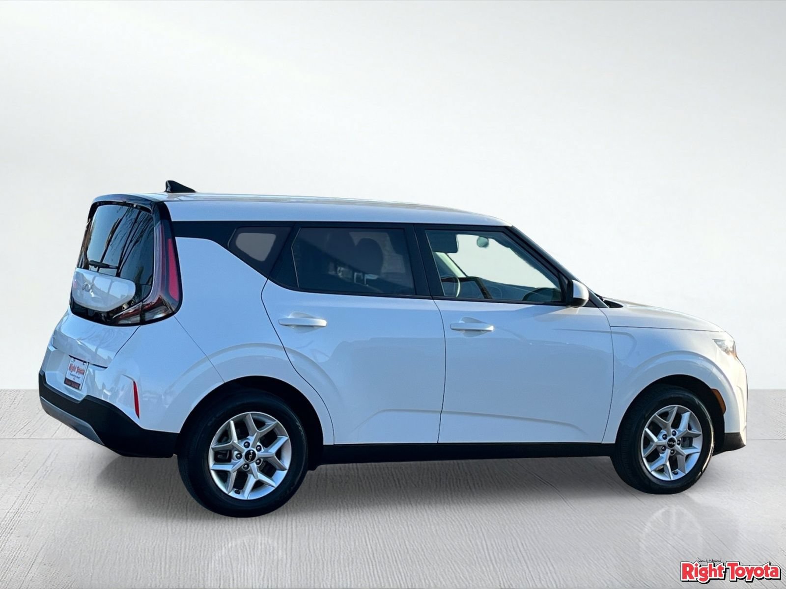 Used 2025 Kia Soul LX w/ LX Technology Package FWD image 5