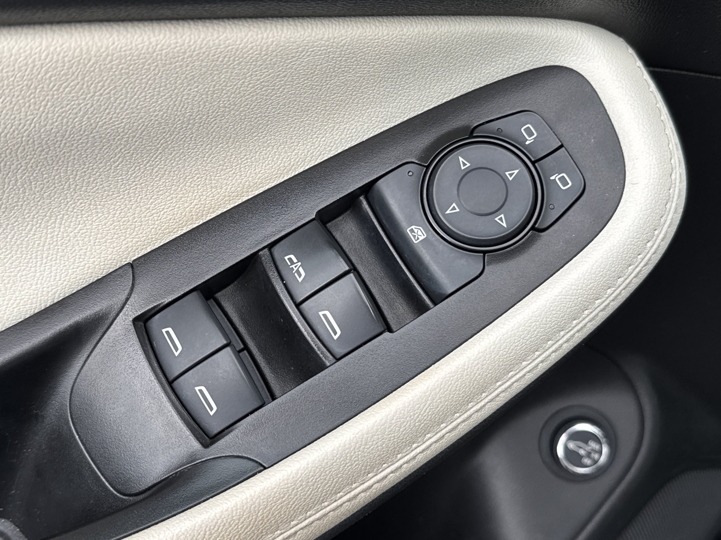 Used 2024 Buick Encore GX Sport Touring w/ Advanced Technology Package FWD image 23