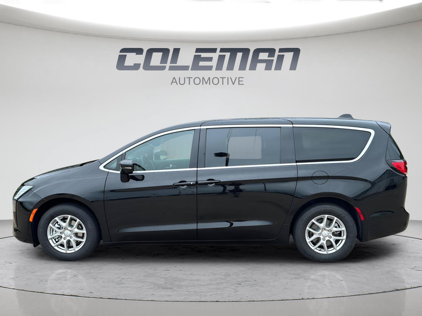 New 2027 Chrysler Pacifica Select FWD image 6
