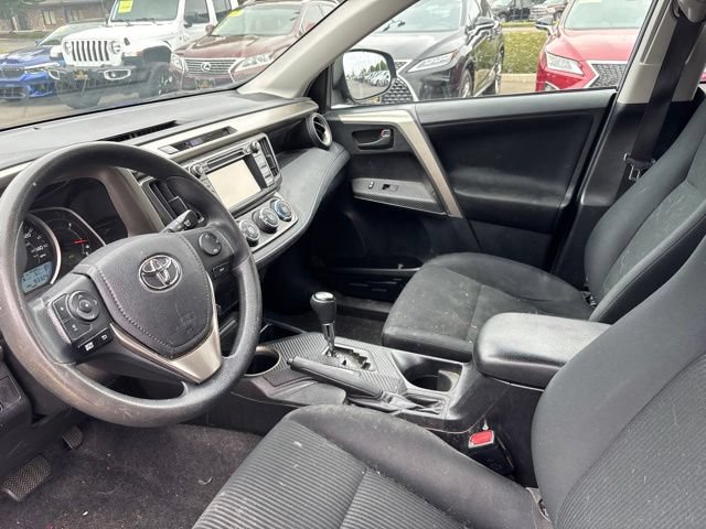 Used 2015 Toyota RAV4 LE AWD/4WD image 9