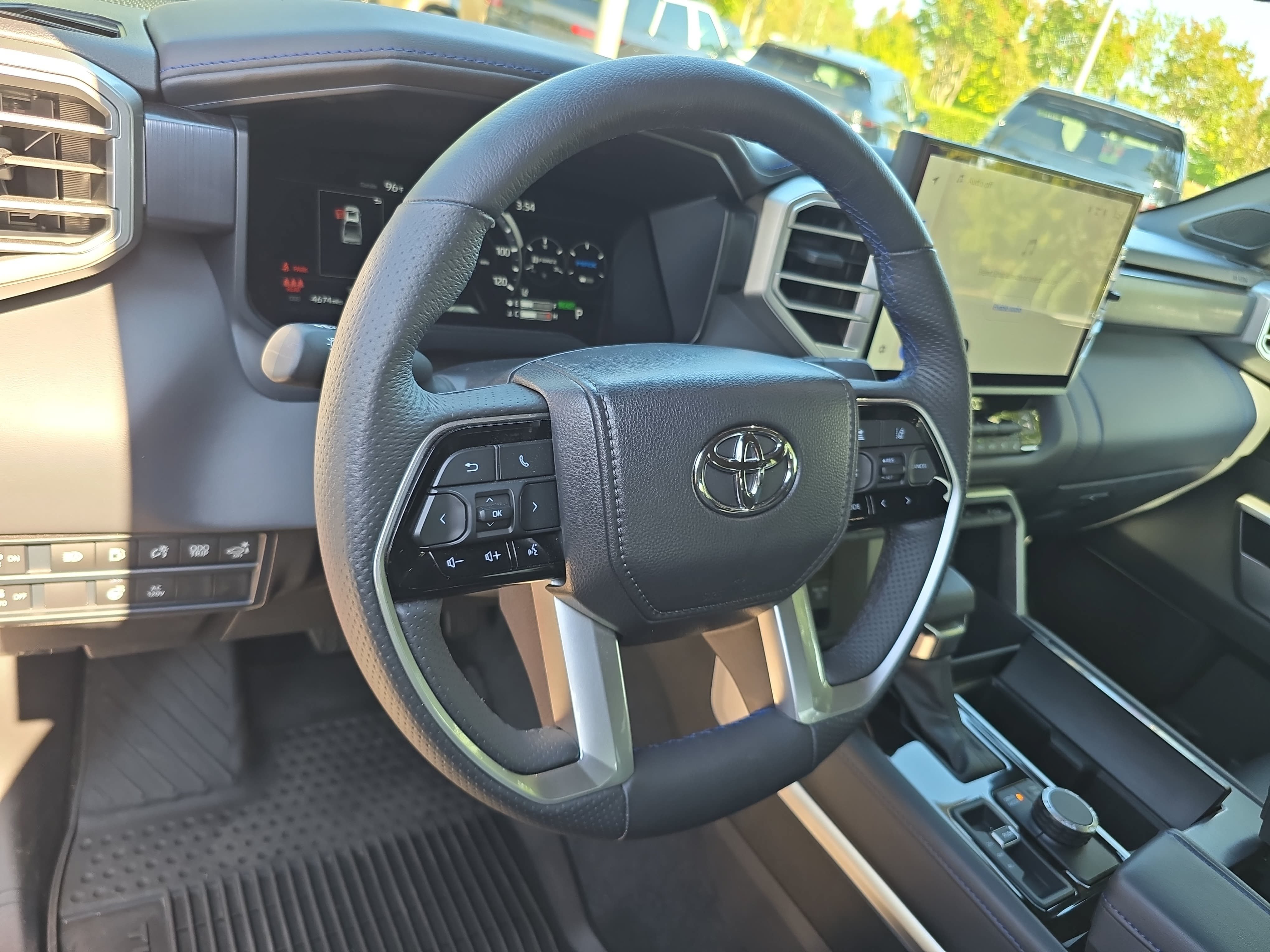 Used 2025 Toyota Tundra Platinum AWD/4WD image 15