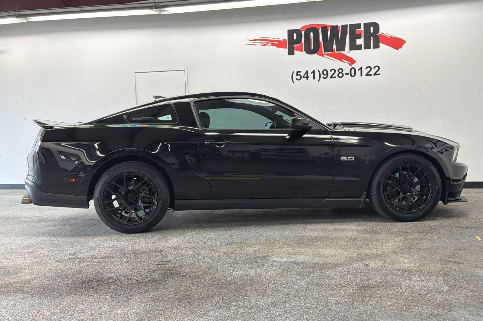 Used 2012 Ford Mustang GT Premium image 2