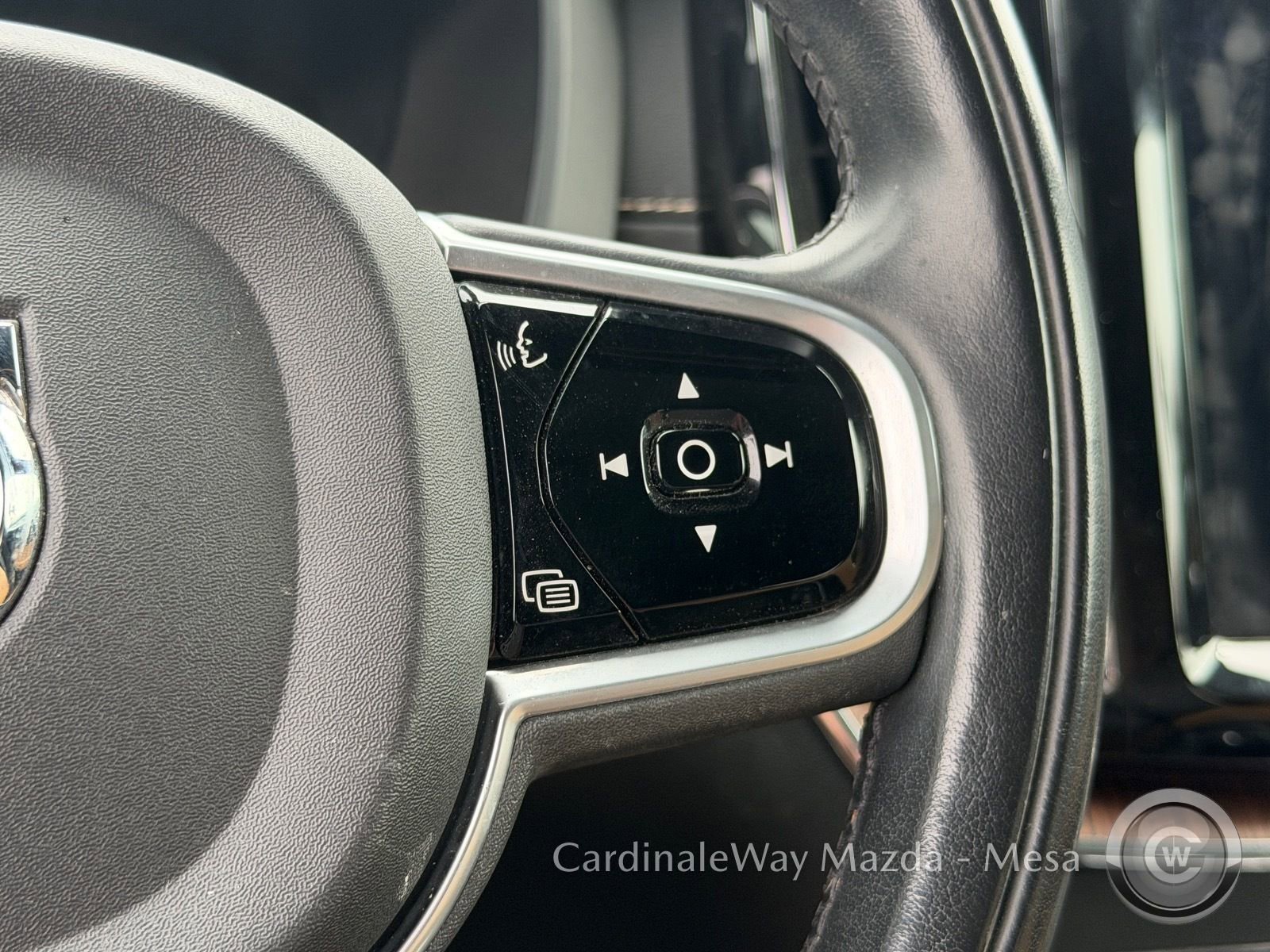 Used 2020 Volvo XC60 T5 Inscription w/ Protection Package Premier image 10