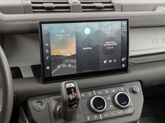 Used 2025 Land Rover Defender 110 S image 15