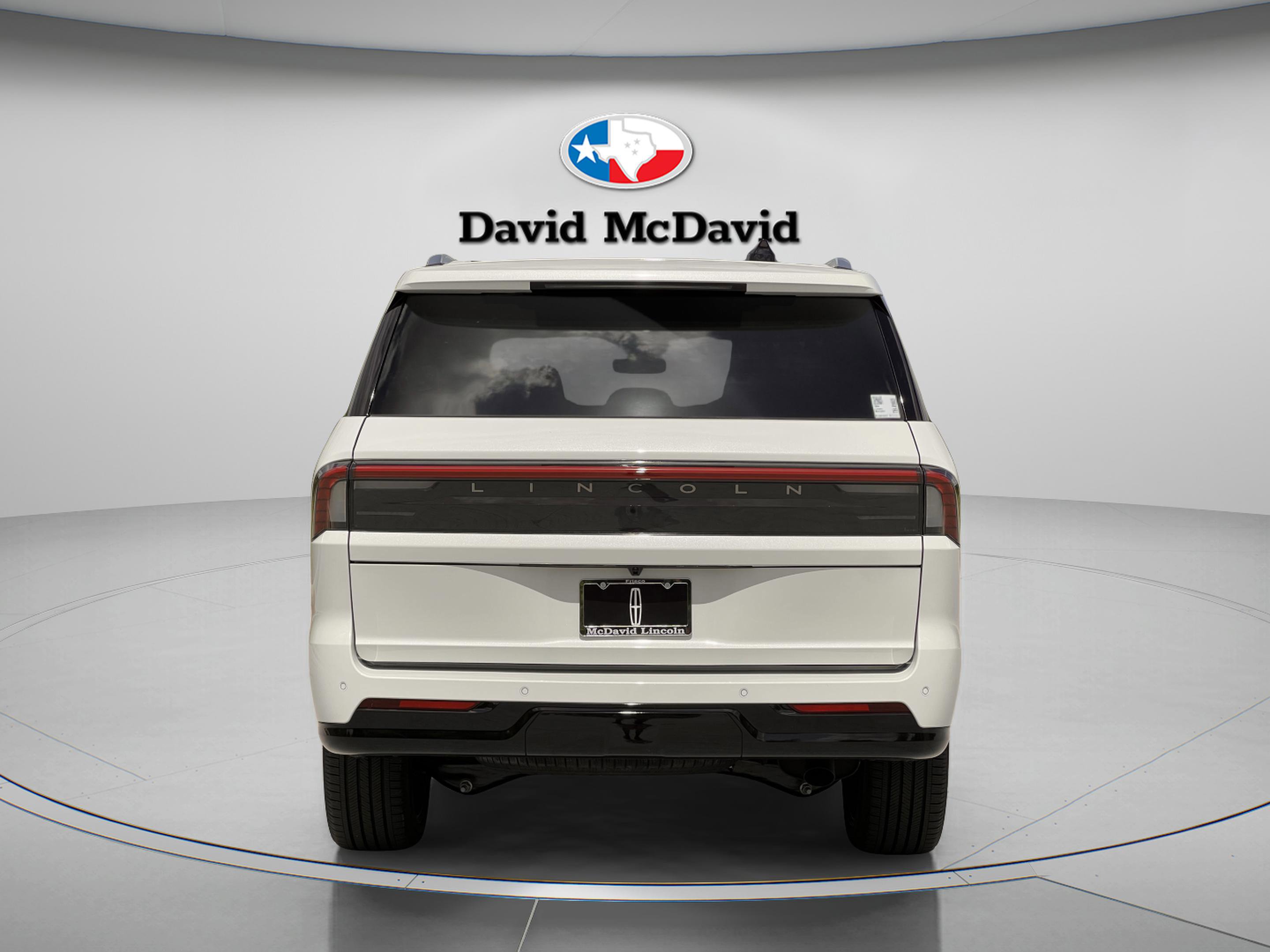 Used 2026 Lincoln Navigator Reserve AWD/4WD image 5