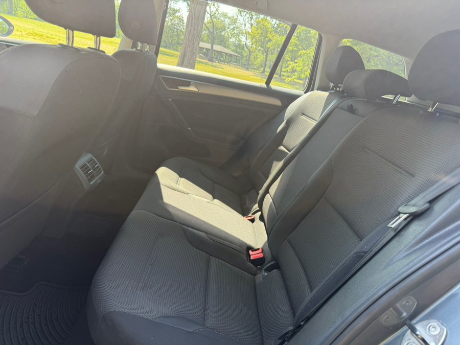 Used 2017 Volkswagen Golf S FWD image 10
