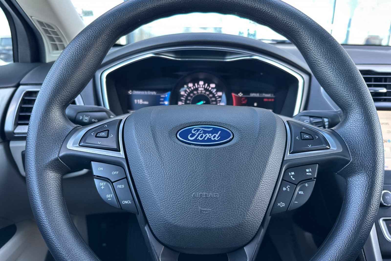 Used 2020 Ford Fusion SE image 22