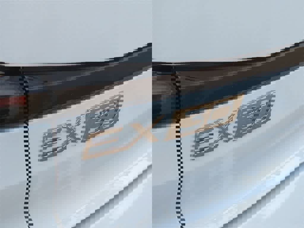 New 2025 Volvo EX30 Plus w/ Climate Package image 5