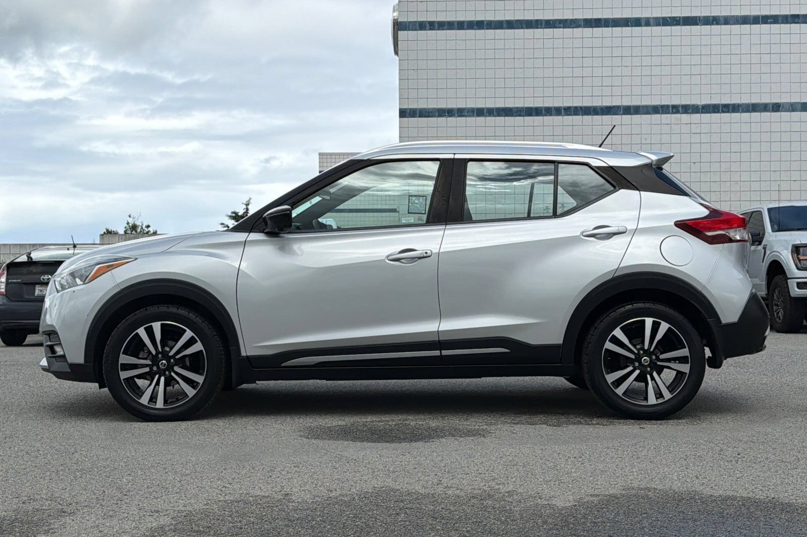 Used 2019 Nissan Kicks SR FWD image 7